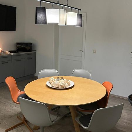 Exklusive Ferienwohnung Im Zentrum Von Plauen Buitenkant foto