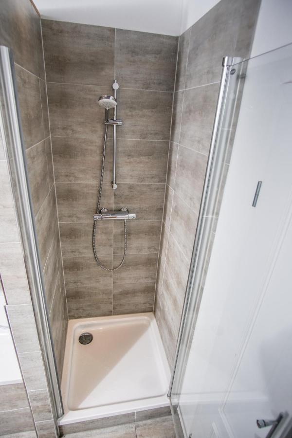 Exklusive Ferienwohnung Im Zentrum Von Plauen Buitenkant foto